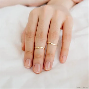 Модни вълнообразни гофрирани пръстени за жени